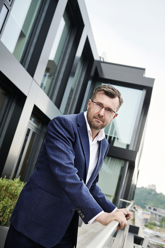 ONE FAMILY OFFICE 2 DSC 1272300dpi